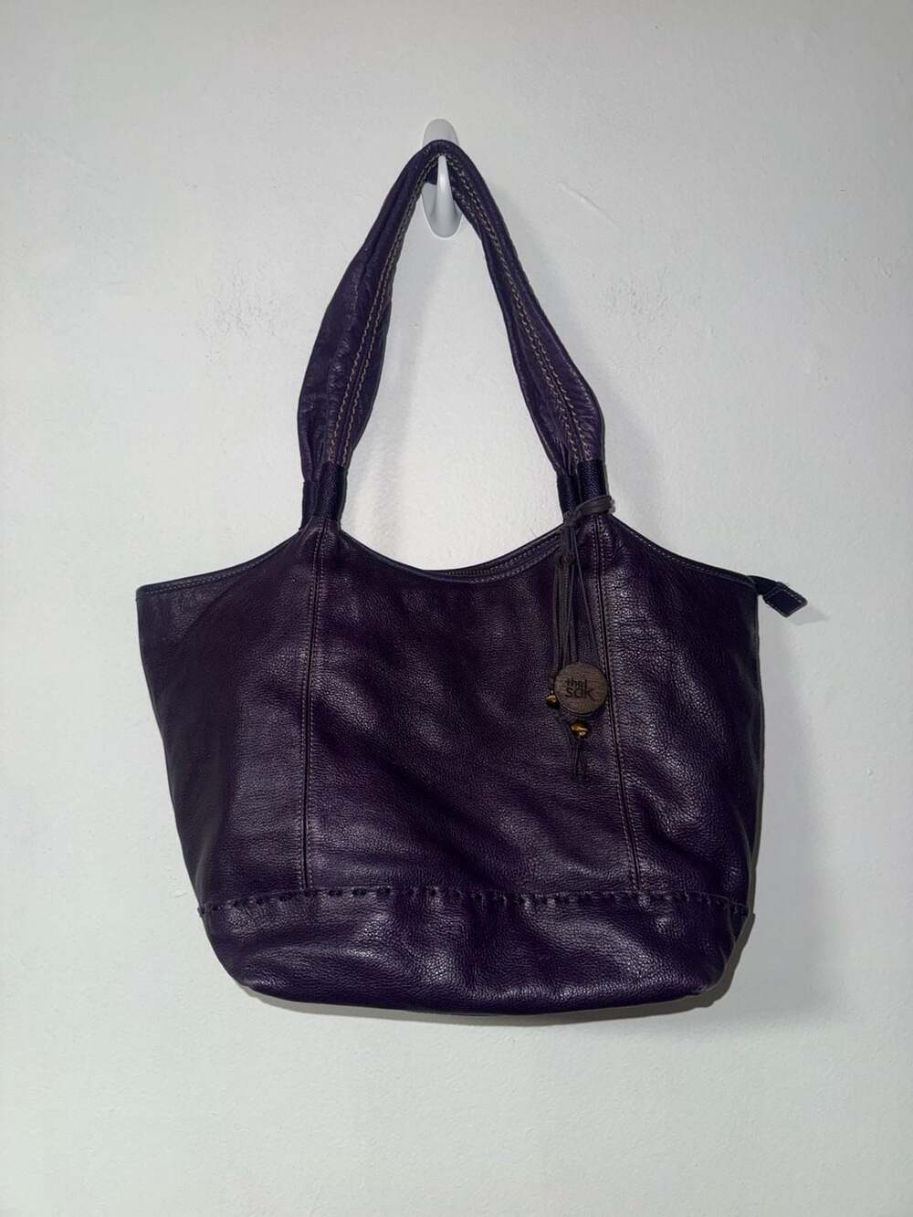 The Sak Purple Pebbled Leather Shoulder Bag Tote with Wood Charm FOB
